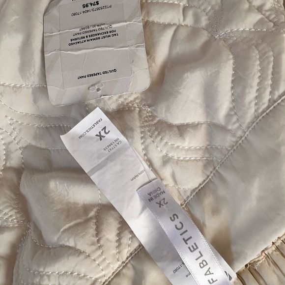 Fabletics White Quilted Pants - Picture 2 of 4